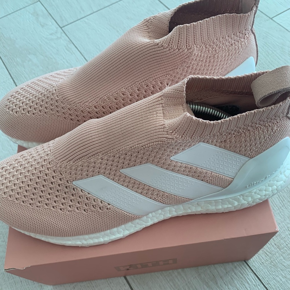 Brand NEW Never Worn ADIDAS KITH ULTRABOOST PINK